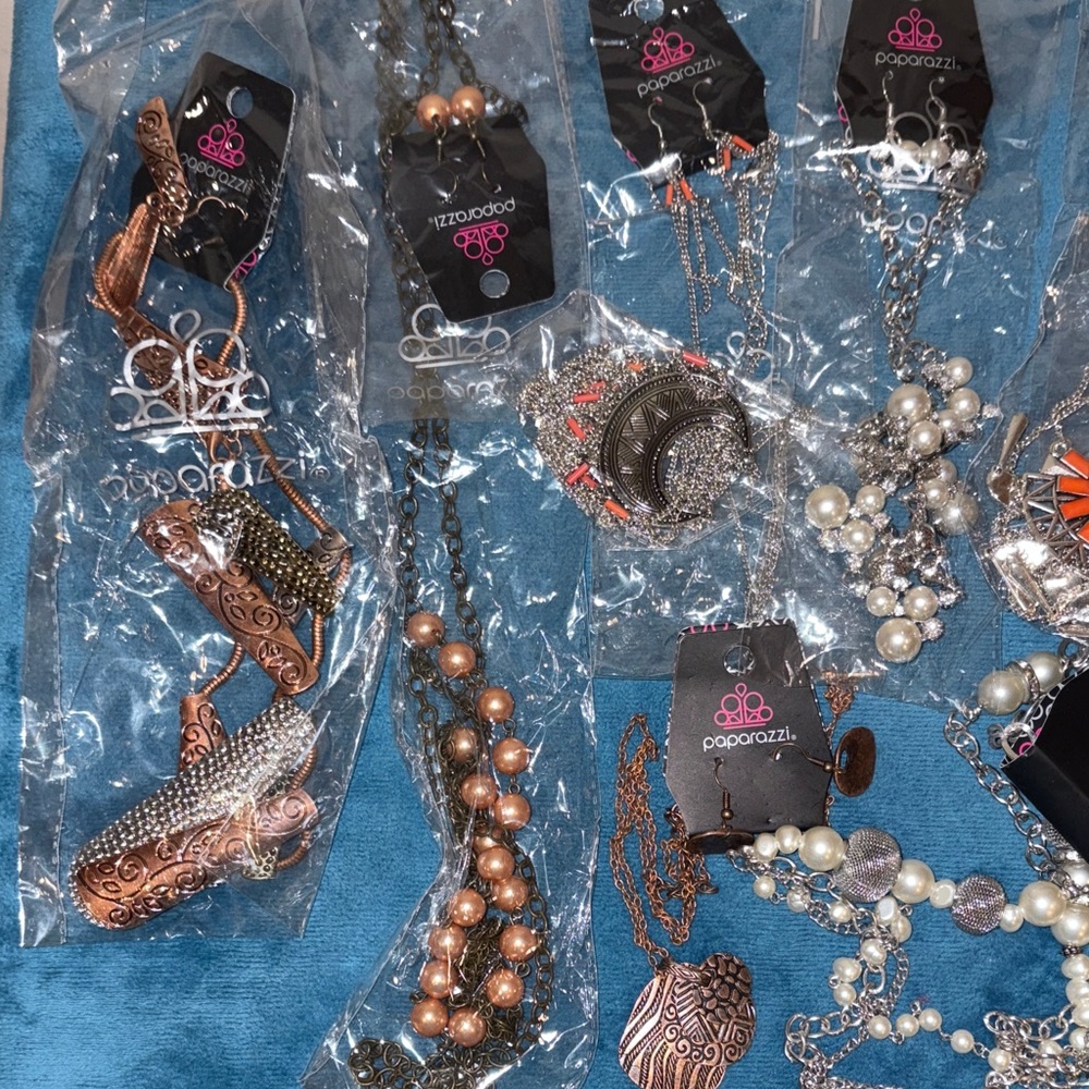 Assorted Jewelry Collection - Picture 7 of 8